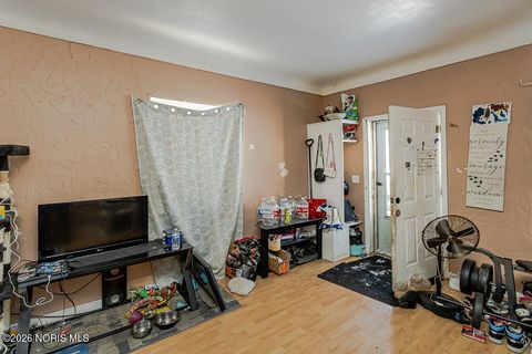 Tiny photo for 346 E Streicher Street, Toledo, OH 43608 (MLS # 10003327)