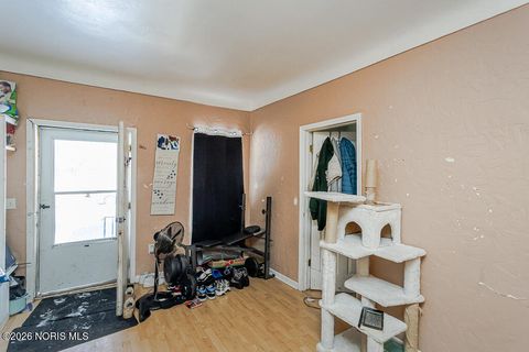 Tiny photo for 346 E Streicher Street, Toledo, OH 43608 (MLS # 10003327)