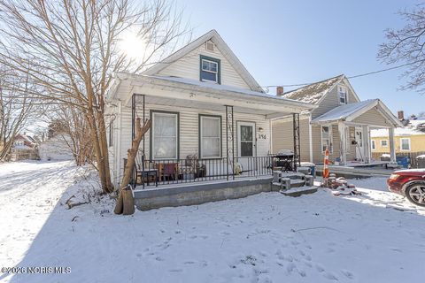 Tiny photo for 346 E Streicher Street, Toledo, OH 43608 (MLS # 10003327)