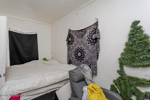 Tiny photo for 346 E Streicher Street, Toledo, OH 43608 (MLS # 10003327)