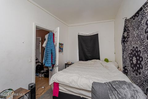 Tiny photo for 346 E Streicher Street, Toledo, OH 43608 (MLS # 10003327)