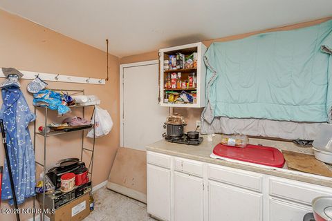 Tiny photo for 346 E Streicher Street, Toledo, OH 43608 (MLS # 10003327)