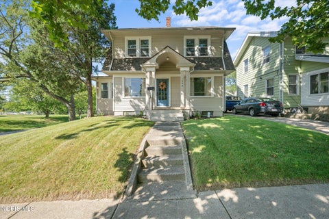 Tiny photo for 1600 Colton Street, Toledo, OH 43609 (MLS # 10013441)