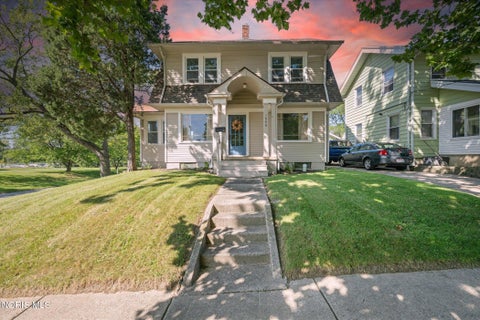 Photo of 1600 Colton Street, Toledo, OH 43609 (MLS # 10013441)