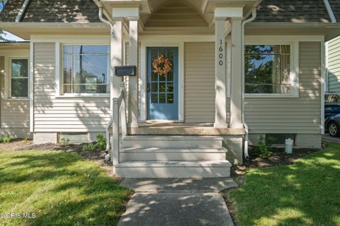 Tiny photo for 1600 Colton Street, Toledo, OH 43609 (MLS # 10013441)