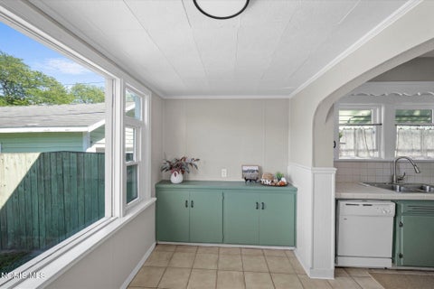 Tiny photo for 1600 Colton Street, Toledo, OH 43609 (MLS # 10013441)