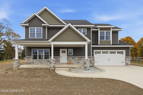 Photo of 915 Manitoba Drive, Bowling Green, OH 43402 (MLS # 6135886)