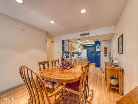Tiny photo for 103 Turnbury Lane, Perrysburg, OH 43551 (MLS # 10008326)