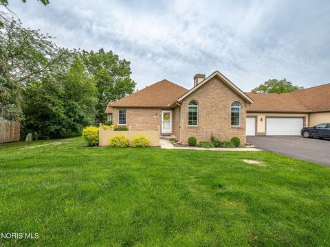Photo of 103 Turnbury Lane, Perrysburg, OH 43551 (MLS # 10008326)