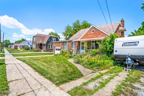 Tiny photo for 2737 109th Street, Toledo, OH 43611 (MLS # 10010111)