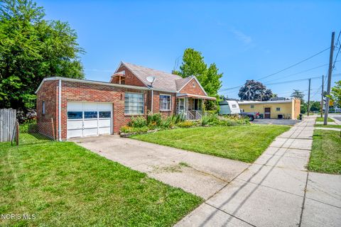 Tiny photo for 2737 109th Street, Toledo, OH 43611 (MLS # 10010111)