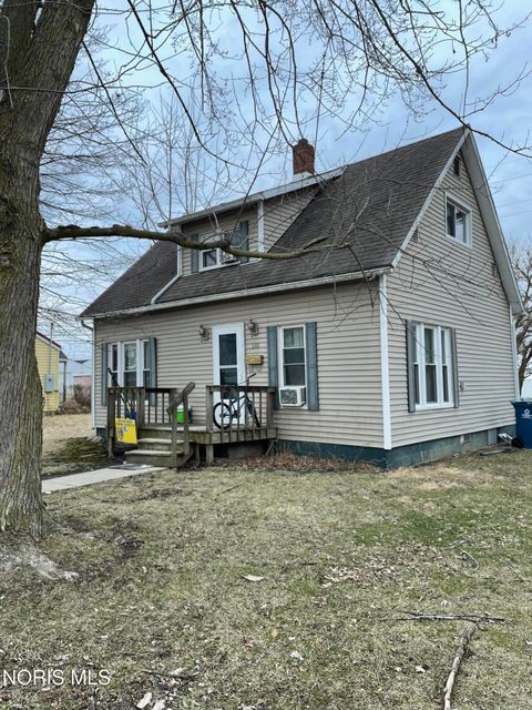 Photo of 330 N Emmett Street, Bryan, OH 43506 (MLS # 10004717)