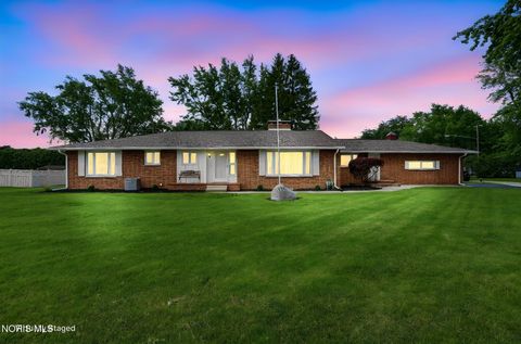 Tiny photo for 1031 6th Street, Findlay, OH 45840 (MLS # 10007417)