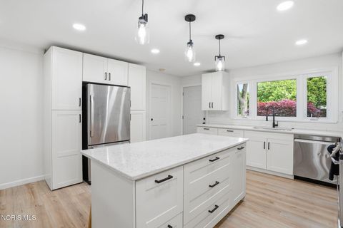 Tiny photo for 1031 6th Street, Findlay, OH 45840 (MLS # 10007417)