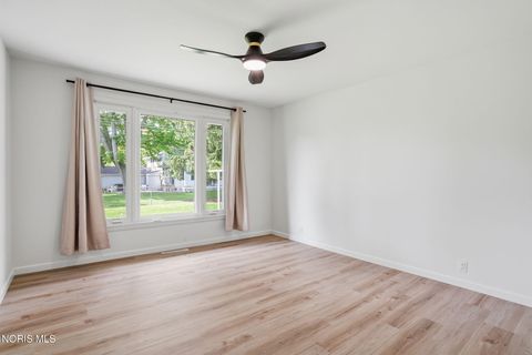 Tiny photo for 1031 6th Street, Findlay, OH 45840 (MLS # 10007417)
