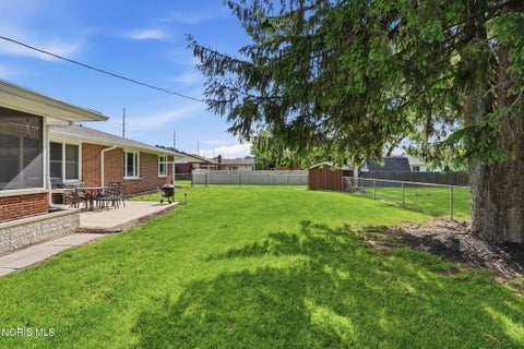 Tiny photo for 1031 6th Street, Findlay, OH 45840 (MLS # 10007417)