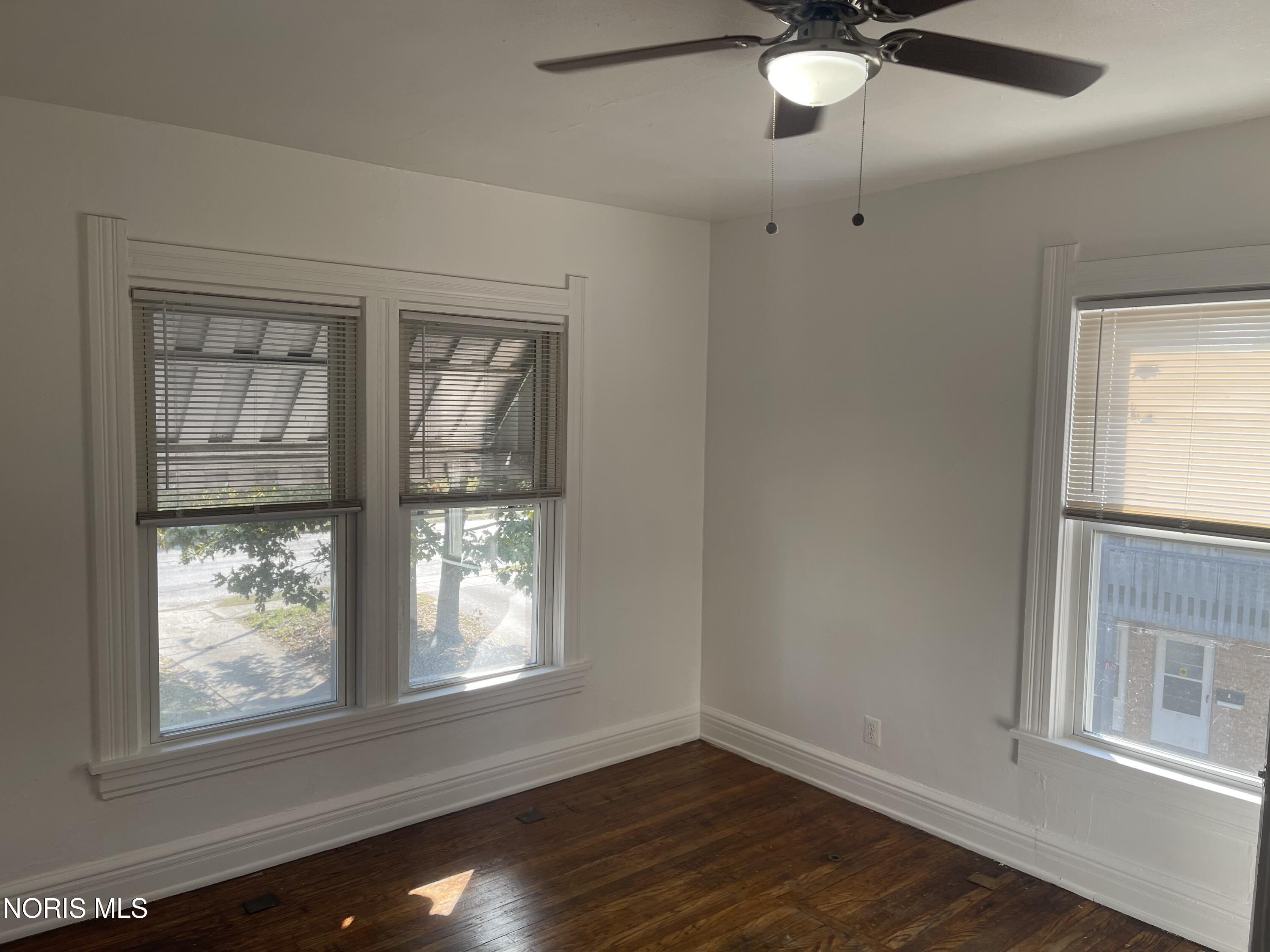 1951 N Summit Street