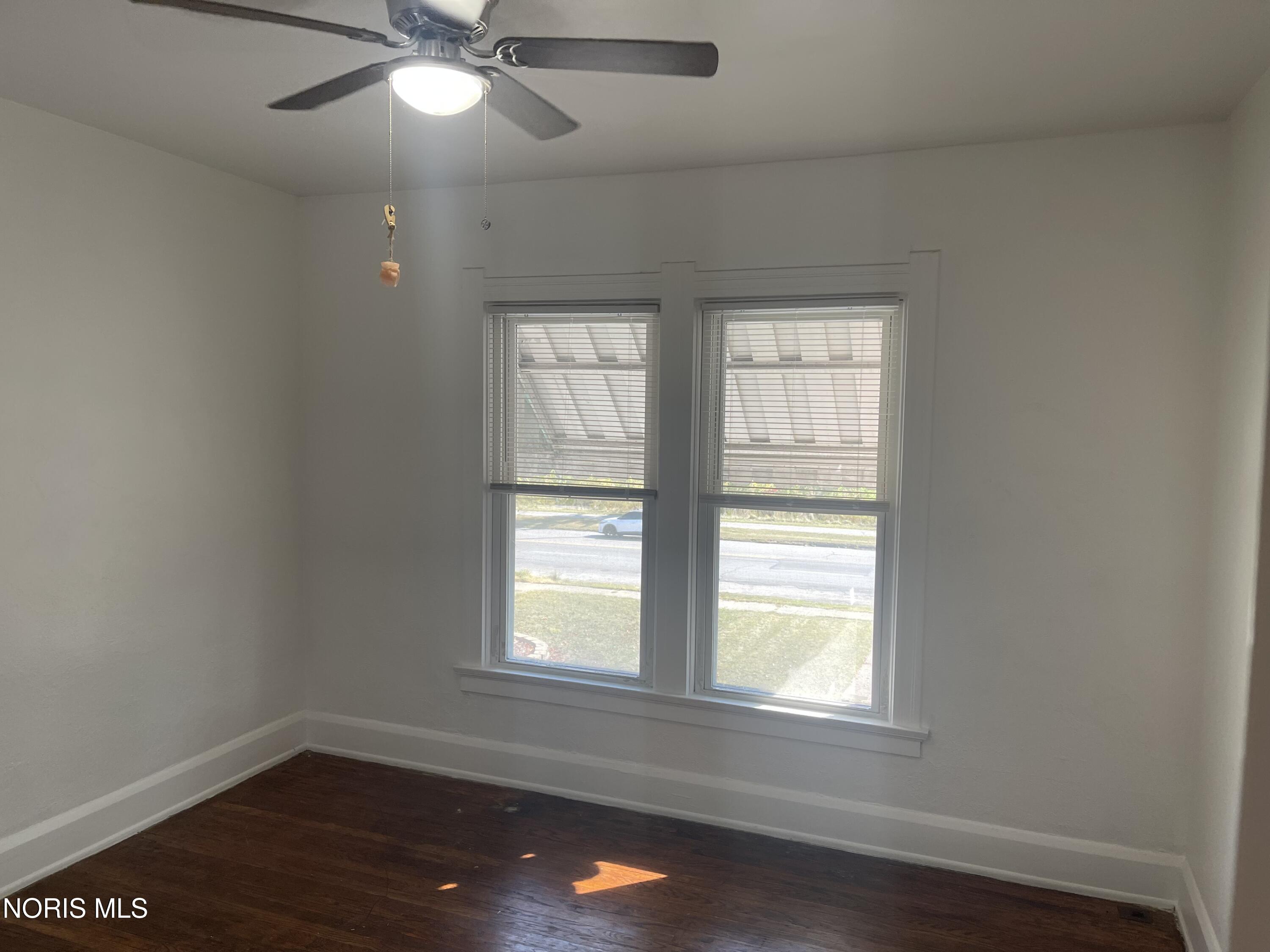 1951 N Summit Street