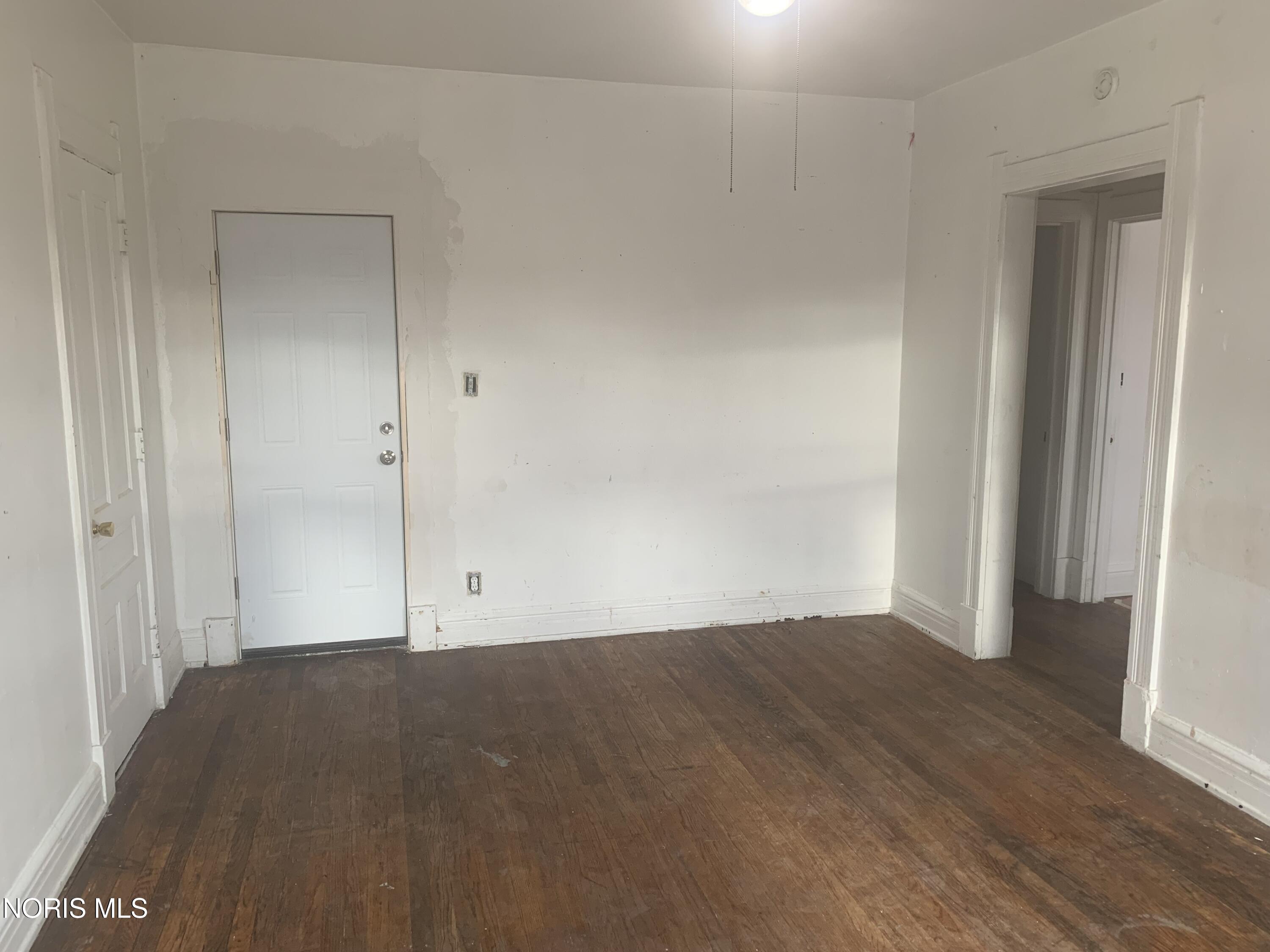 1951 N Summit Street