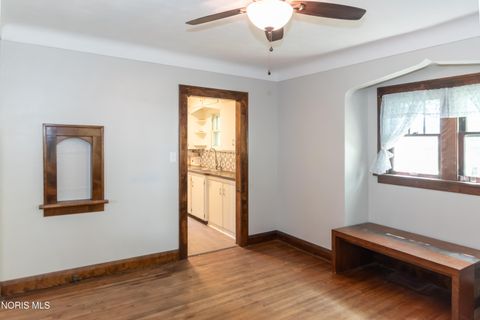 Tiny photo for 621 S Westwood Avenue, Toledo, OH 43609 (MLS # 10008237)