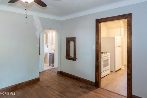 Tiny photo for 621 S Westwood Avenue, Toledo, OH 43609 (MLS # 10008237)