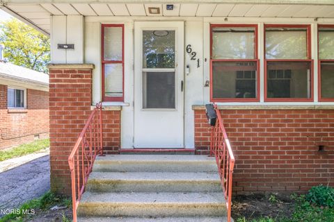 Tiny photo for 621 S Westwood Avenue, Toledo, OH 43609 (MLS # 10008237)