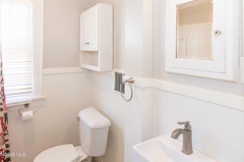 Tiny photo for 621 S Westwood Avenue, Toledo, OH 43609 (MLS # 10008237)