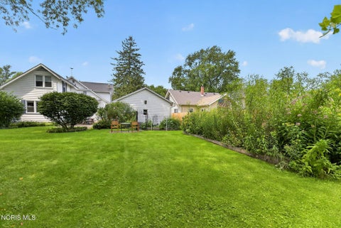 Tiny photo for 203 Buttonwood Avenue, Bowling Green, OH 43402 (MLS # 10013504)