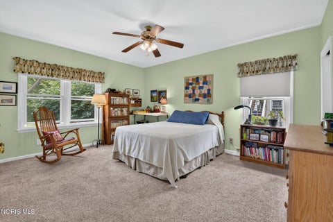 Tiny photo for 203 Buttonwood Avenue, Bowling Green, OH 43402 (MLS # 10013504)
