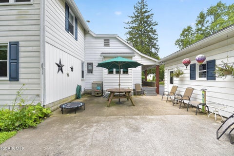 Tiny photo for 203 Buttonwood Avenue, Bowling Green, OH 43402 (MLS # 10013504)