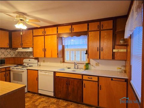 Tiny photo for 1934 Geffs Avenue, Findlay, OH 45840 (MLS # 10006975)