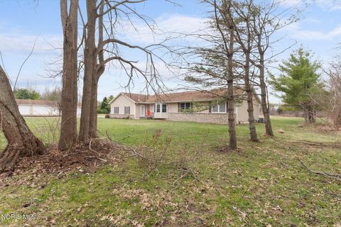 Tiny photo for 1610 Berkey Road, Swanton, OH 43558 (MLS # 10005462)