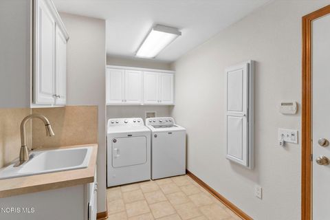 Tiny photo for 1610 Berkey Road, Swanton, OH 43558 (MLS # 10005462)