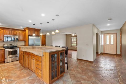 Tiny photo for 1610 Berkey Road, Swanton, OH 43558 (MLS # 10005462)