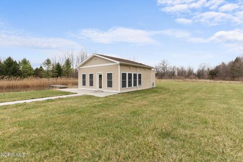 Tiny photo for 1610 Berkey Road, Swanton, OH 43558 (MLS # 10005462)