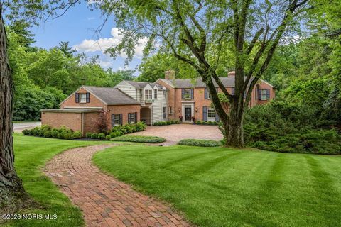 Photo of 4309 Brookside Road, Ottawa Hills, OH 43615 (MLS # 10003919)