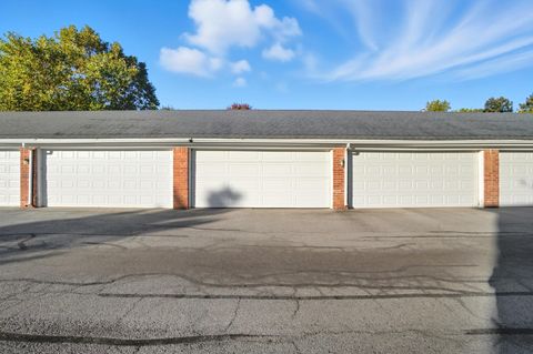 Tiny photo for 5533 Cresthaven Lane # 5 - 2a, Toledo, OH 43614 (MLS # 10000148)