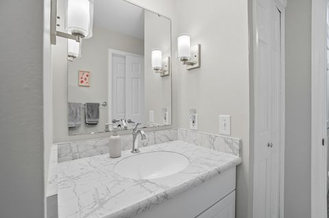 Tiny photo for 5533 Cresthaven Lane # 5 - 2a, Toledo, OH 43614 (MLS # 10000148)