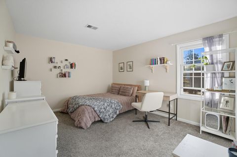 Tiny photo for 5533 Cresthaven Lane # 5 - 2a, Toledo, OH 43614 (MLS # 10000148)