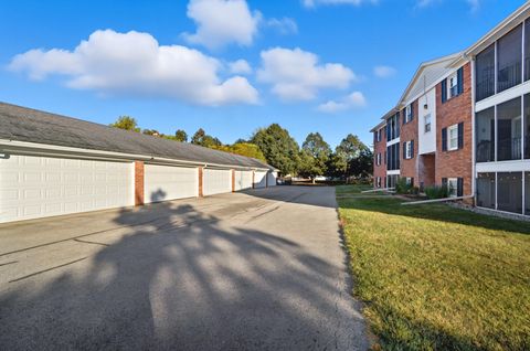 Tiny photo for 5533 Cresthaven Lane # 5 - 2a, Toledo, OH 43614 (MLS # 10000148)