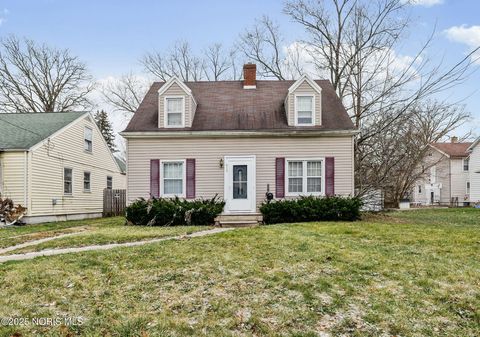 Photo of 419 Bender Drive, Toledo, OH 43609 (MLS # 10002510)