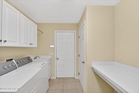 Tiny photo for 6934 Cedar Creek Lane, Toledo, OH 43617 (MLS # 10003418)