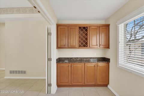 Tiny photo for 6934 Cedar Creek Lane, Toledo, OH 43617 (MLS # 10003418)