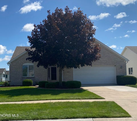 Photo of 4255 W Waterbend Drive, Maumee, OH 43537 (MLS # 10013005)
