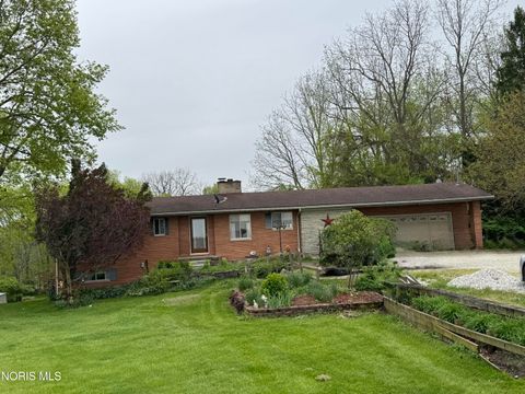 Photo of 19270 W State Route 105, Elmore, OH 43416 (MLS # 10007403)