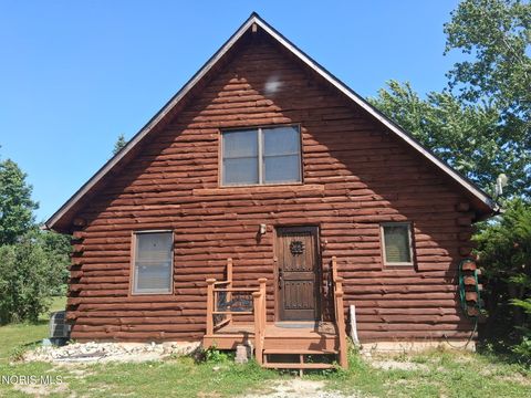 Photo of 305 S Toussaint-portage Road, Oak Harbor, OH 43449 (MLS # 10009995)