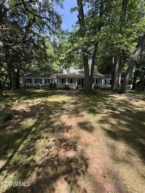 Photo of 4516 W Sylvania Avenue, Toledo, OH 43623 (MLS # 10009071)