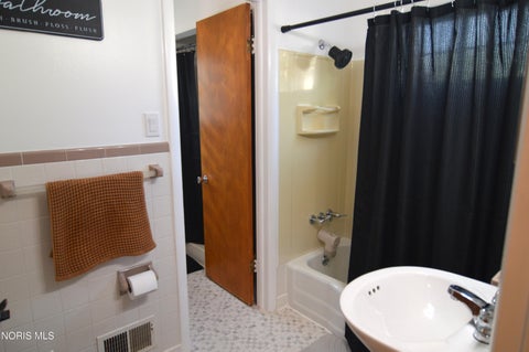 Tiny photo for 2521 Edgebrook Drive, Toledo, OH 43613 (MLS # 10013483)