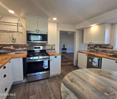 Tiny photo for 503 Appian Avenue, Napoleon, OH 43545 (MLS # 10004237)