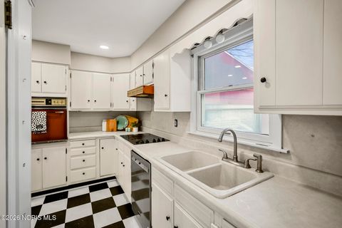 Tiny photo for 4851 Luann Avenue, Toledo, OH 43623 (MLS # 10003029)